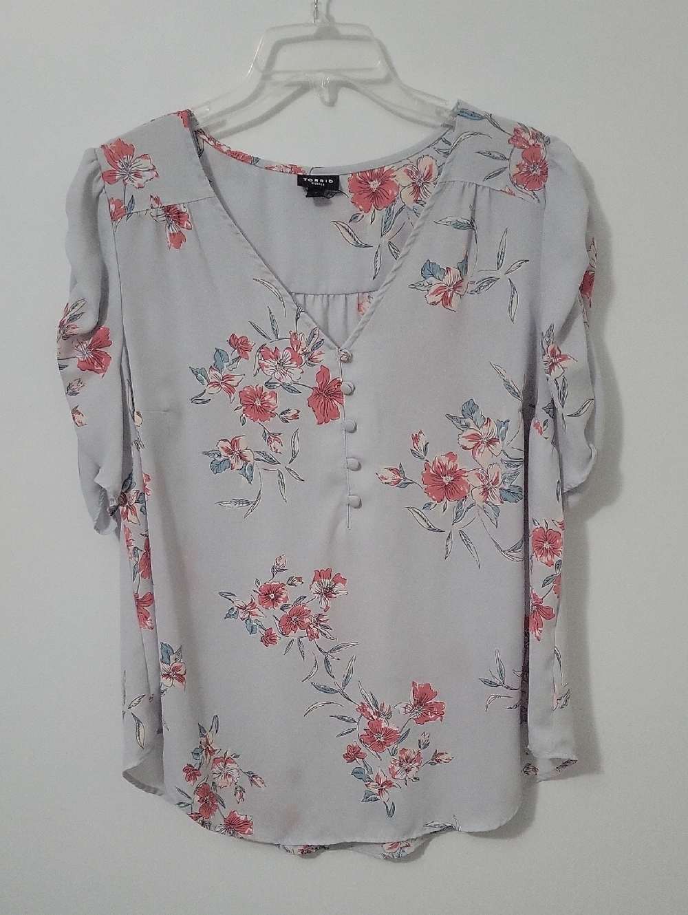 torrid Light Gray Floral V-Neck Blouse, Size 1